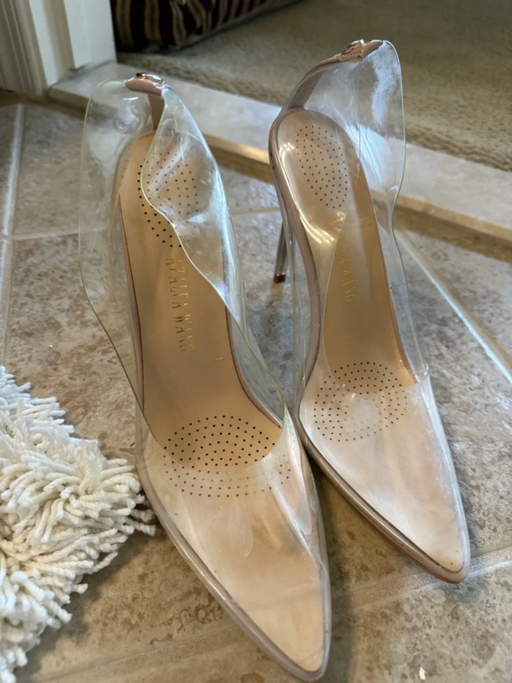 Heels - Picture 2 of 4